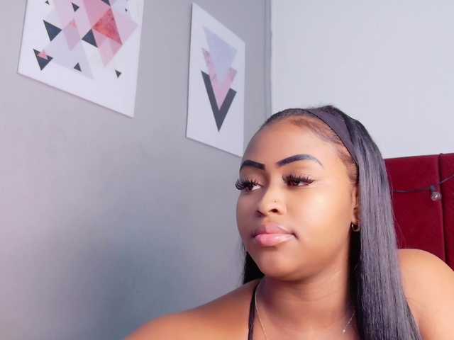 friendsmom live cam on BongaCams