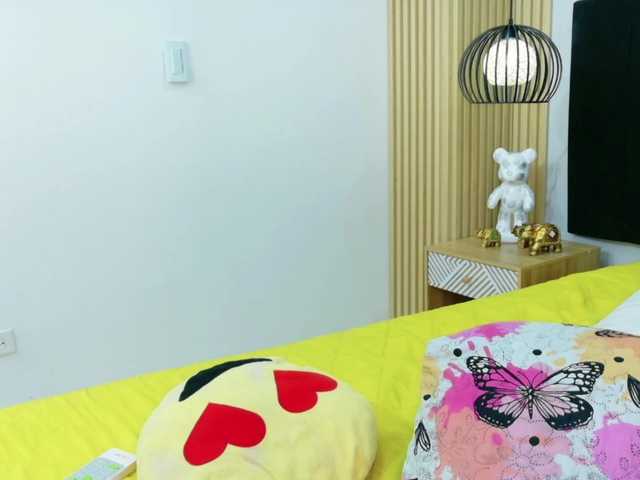 friendsmom live webcam show