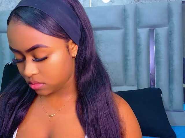 friendsmom, en directo ahora en BongaCams