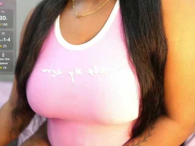friendsmom live cam on BongaCams
