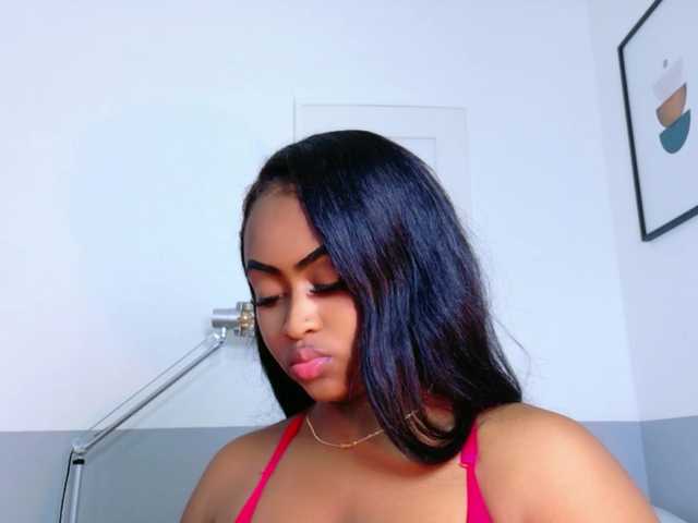 friendsmom live cam on BongaCams