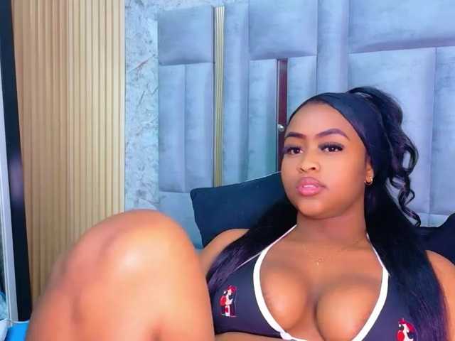 friendsmom, en directo ahora en BongaCams
