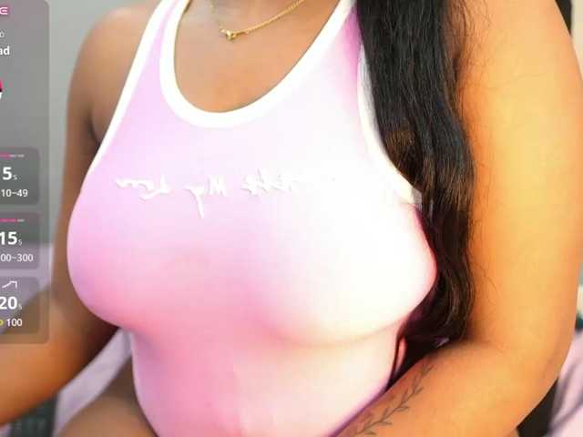 friendsmom live cam on BongaCams