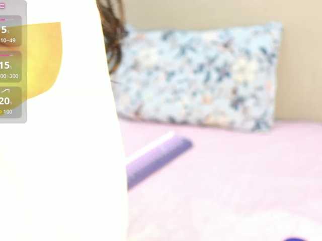 friendsmom live cam on BongaCams