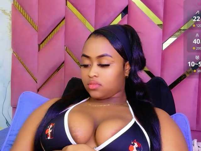 friendsmom, en vivo ahora en BongaCams
