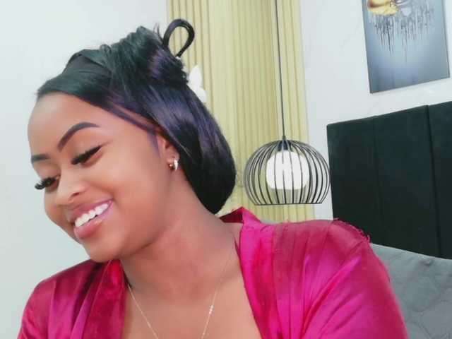 friendsmom live cam on BongaCams