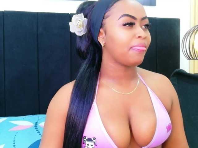 friendsmom — live female cam