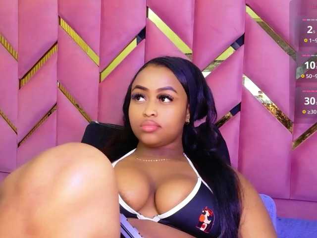 friendsmom, en vivo ahora en BongaCams