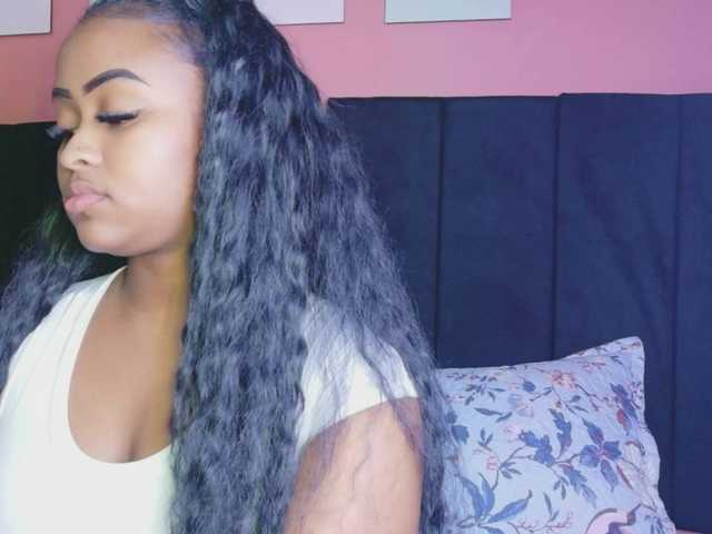 friendsmom live cam on BongaCams