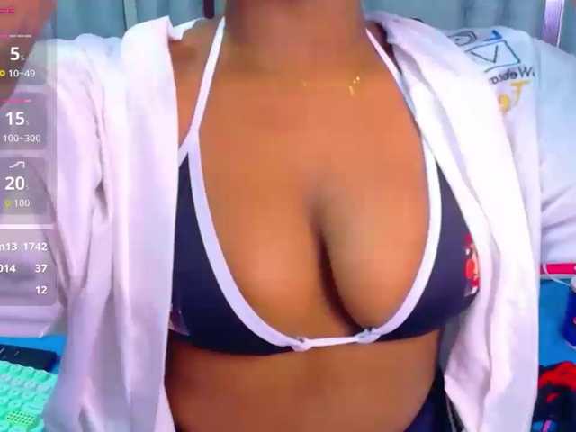 friendsmom live cam on BongaCams