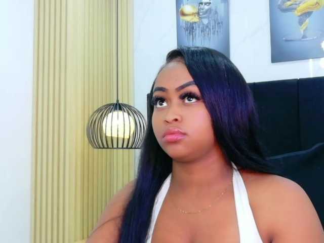 friendsmom live cam on BongaCams