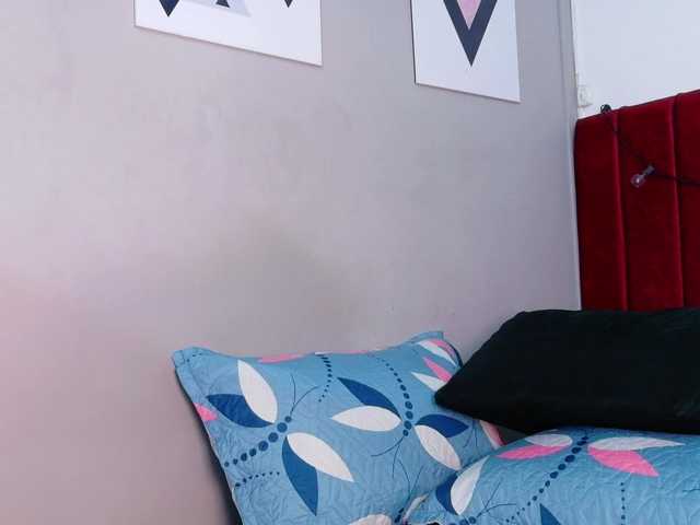 friendsmom live webcam show