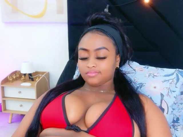 friendsmom, en directo ahora en BongaCams
