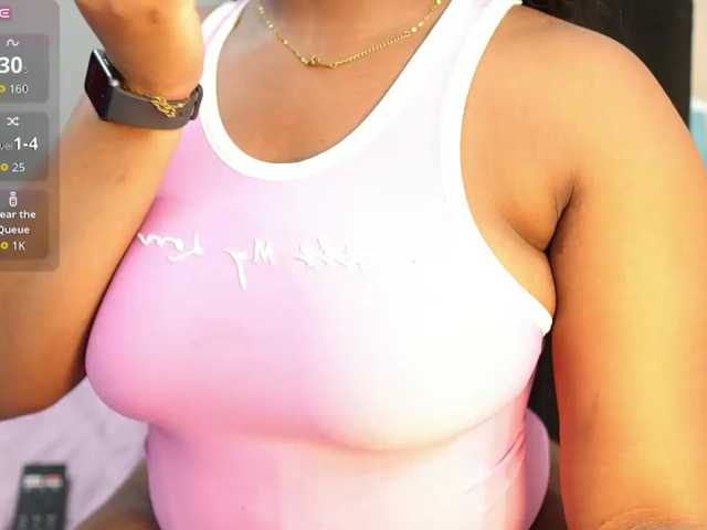 friendsmom live cam on BongaCams