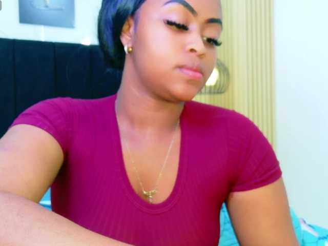 friendsmom live cam on BongaCams