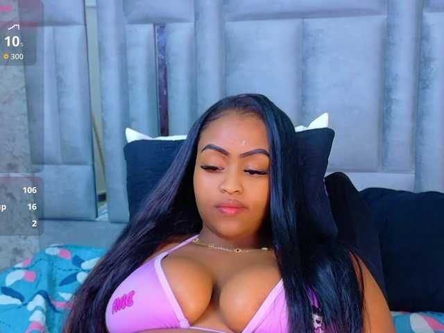 friendsmom live cam on BongaCams