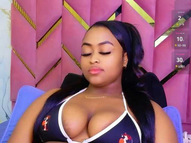 friendsmom, en directo ahora en BongaCams