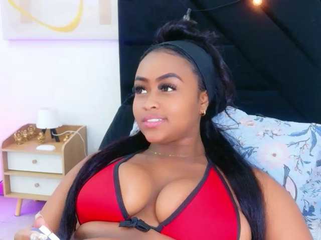 friendsmom, en directo ahora en BongaCams