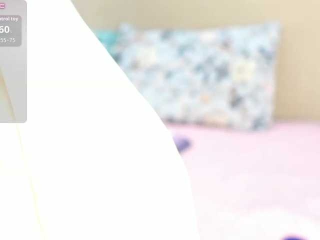 friendsmom live cam on BongaCams