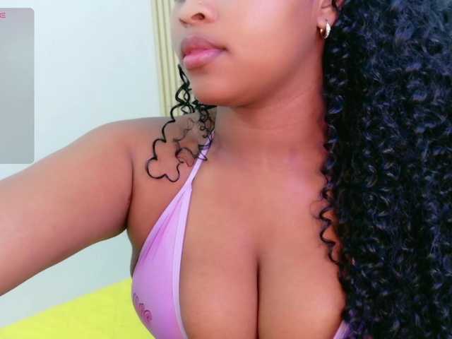 friendsmom live webcam show