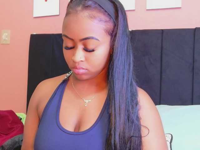 friendsmom's BongaCams show and profile