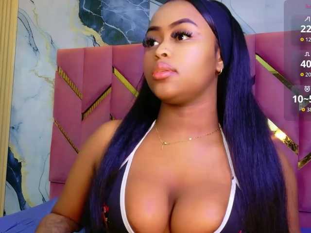 friendsmom live cam on BongaCams