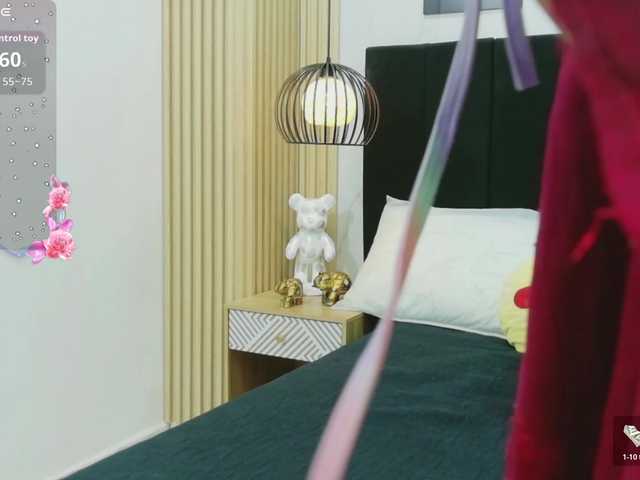friendsmom live cam on BongaCams