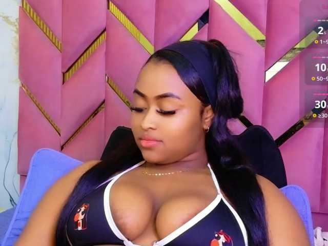 friendsmom, en vivo ahora en BongaCams