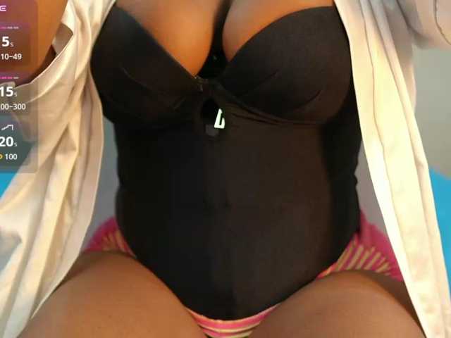 friendsmom live cam on BongaCams