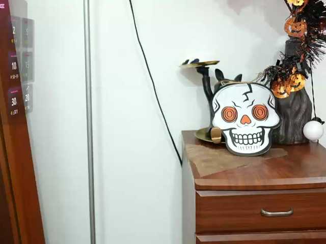 friendsmom live cam on BongaCams