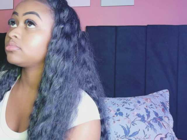 friendsmom live cam on BongaCams
