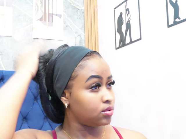 friendsmom live cam on BongaCams