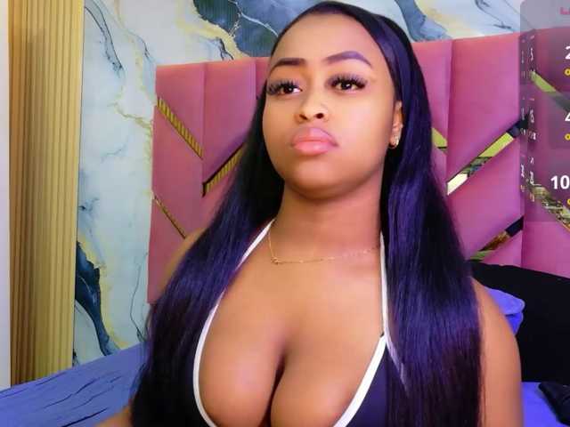 friendsmom, en directo ahora en BongaCams