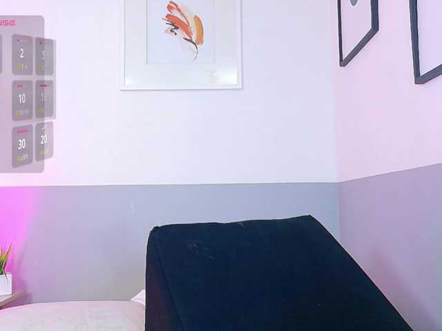 friendsmom live cam on BongaCams