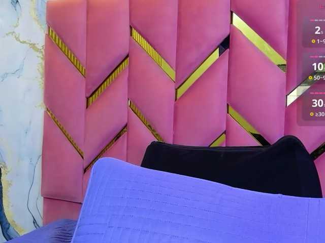 friendsmom, en vivo ahora en BongaCams