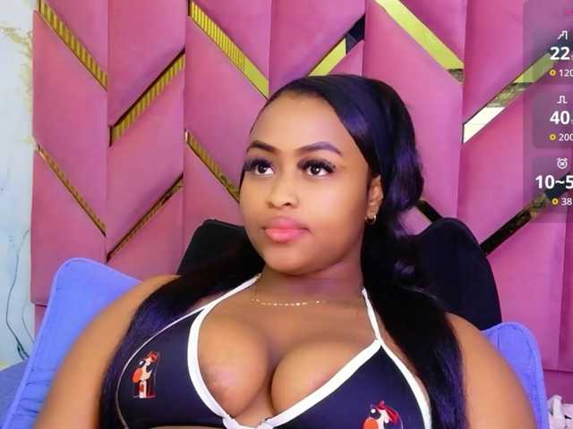 friendsmom, en vivo ahora en BongaCams