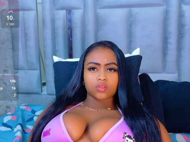 friendsmom live cam on BongaCams