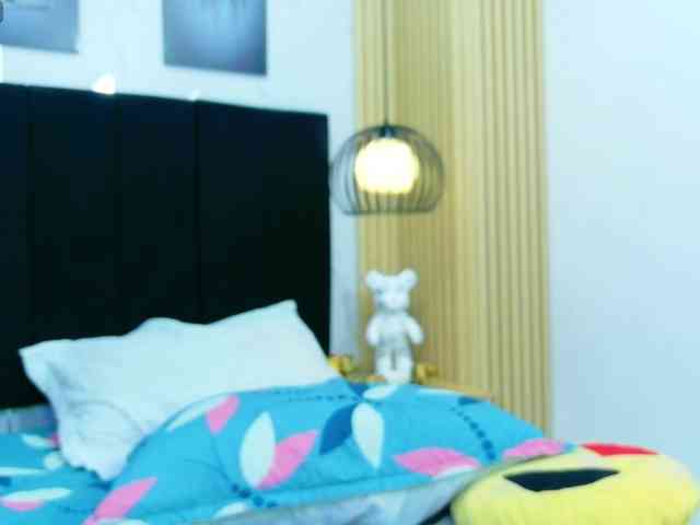 friendsmom webcam