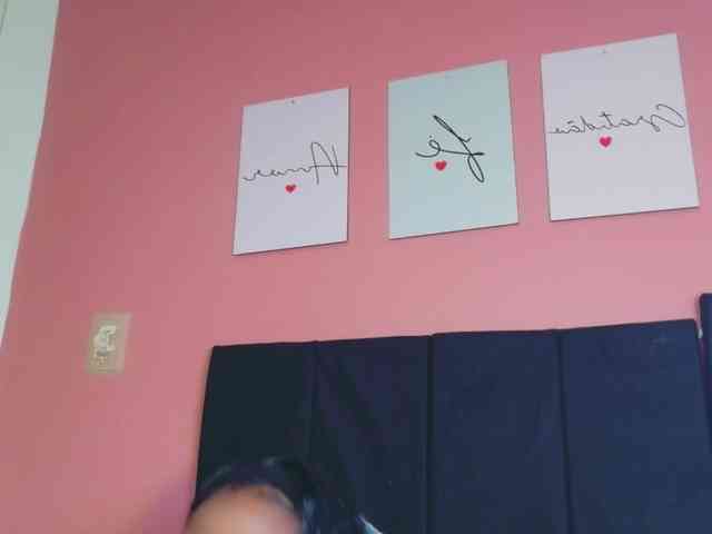 friendsmom webcam
