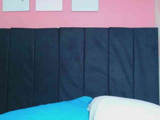friendsmom webcam