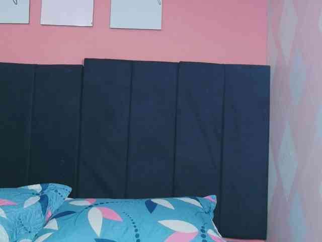 friendsmom webcam