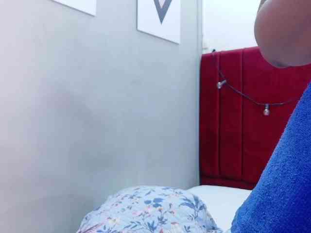 friendsmom webcam