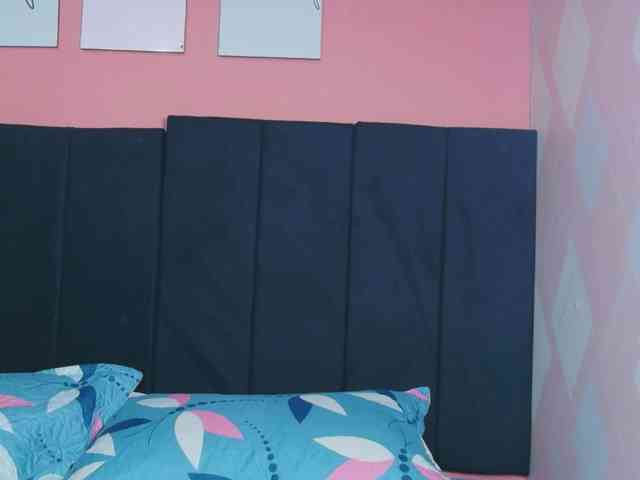 friendsmom webcam