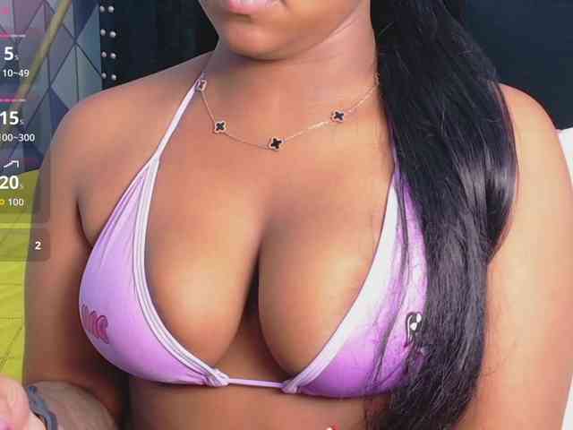 Modelo: friendsmom