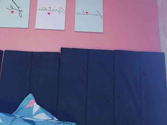 friendsmom webcam