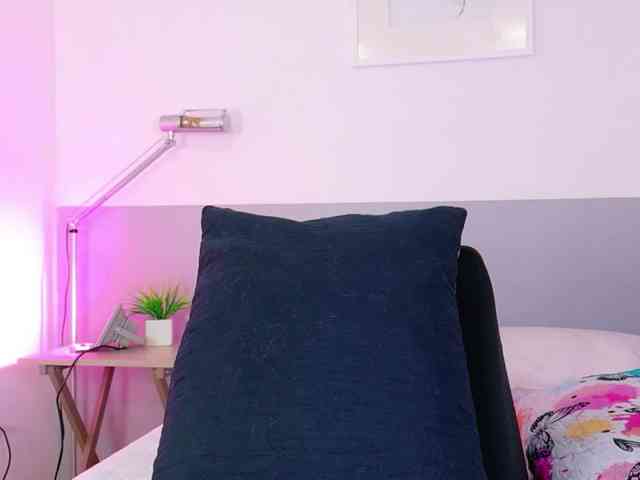 friendsmom Live Webcam on BongaCams