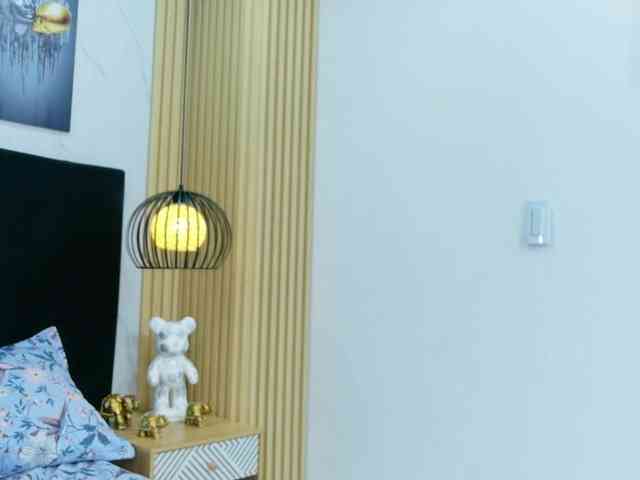 friendsmom webcam