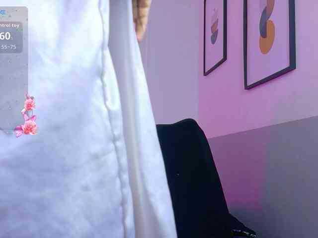 friendsmom webcam