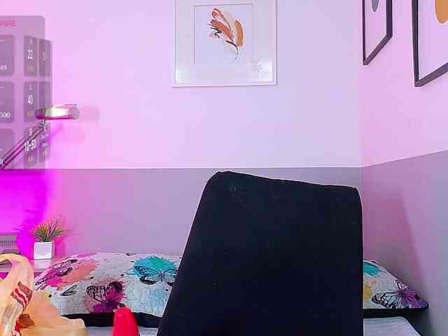friendsmom webcam