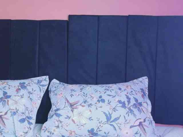 friendsmom webcam